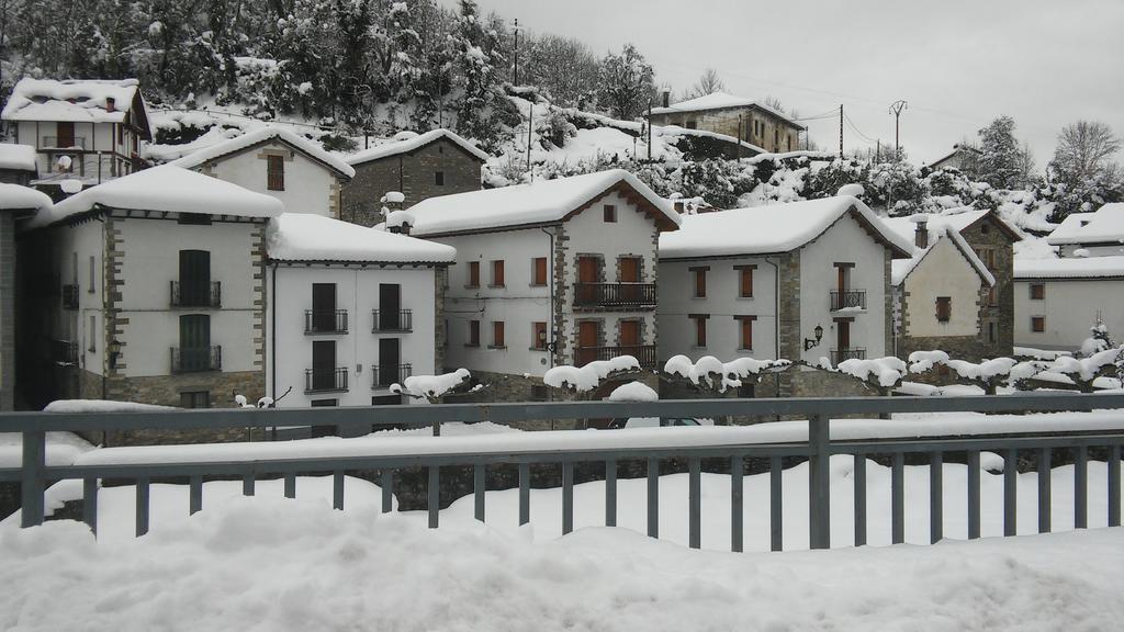 Kapel Etxea Otel Urzainqui Dış mekan fotoğraf