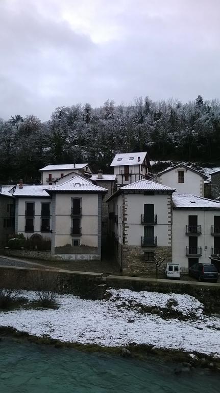 Kapel Etxea Otel Urzainqui Dış mekan fotoğraf